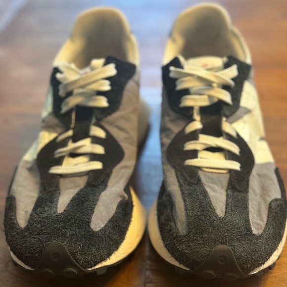 Like New New Balance 327 Sneakers - Picture 2 of 12